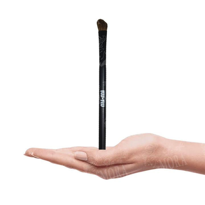 MI-MI BROCHA ANGLED EYESHADOW BRUSH